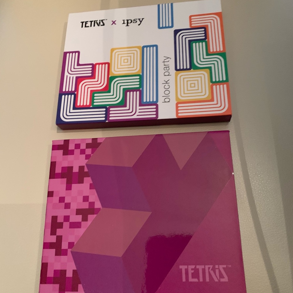 Tetris x Ipsy eyeshadow palette new with sleeve